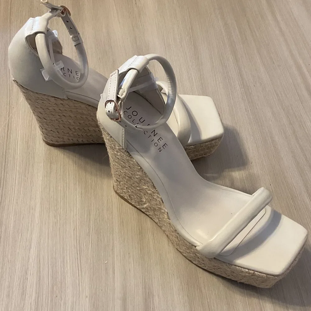 Journee Collection Olesia Women's Ivory Heeled Sandals
